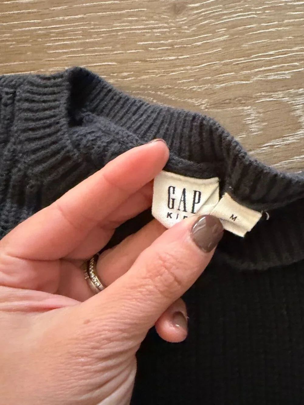 Girls Gap Kids black long sleeve sweater size Medium